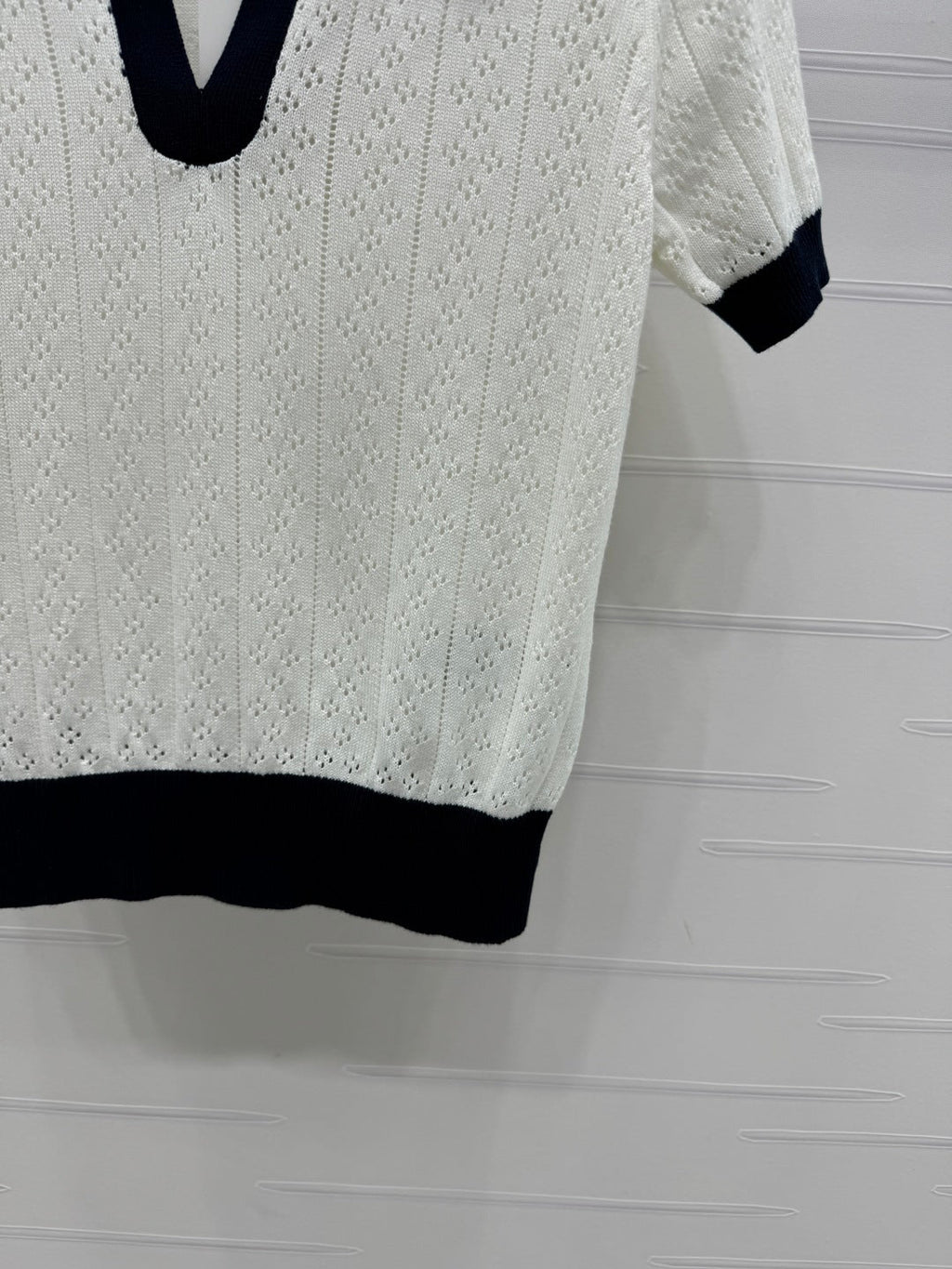 VALENTINO 25S HOLLOW V-NECK BLOUSE 264161