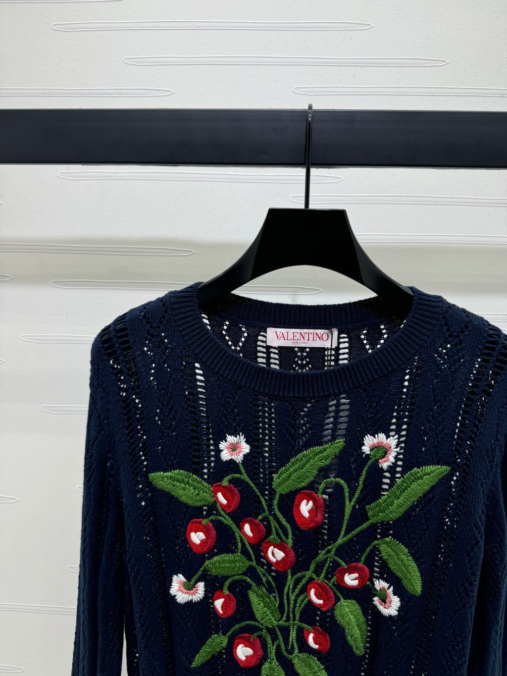 VALENTINO CREW NECK LONG-SLEEVE EMBROIDERED KNIT TOP 274958