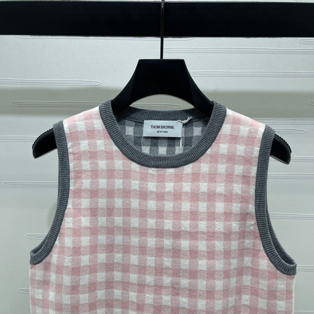 THOM 26S SLEEVELESS SWEATER STYLE 126