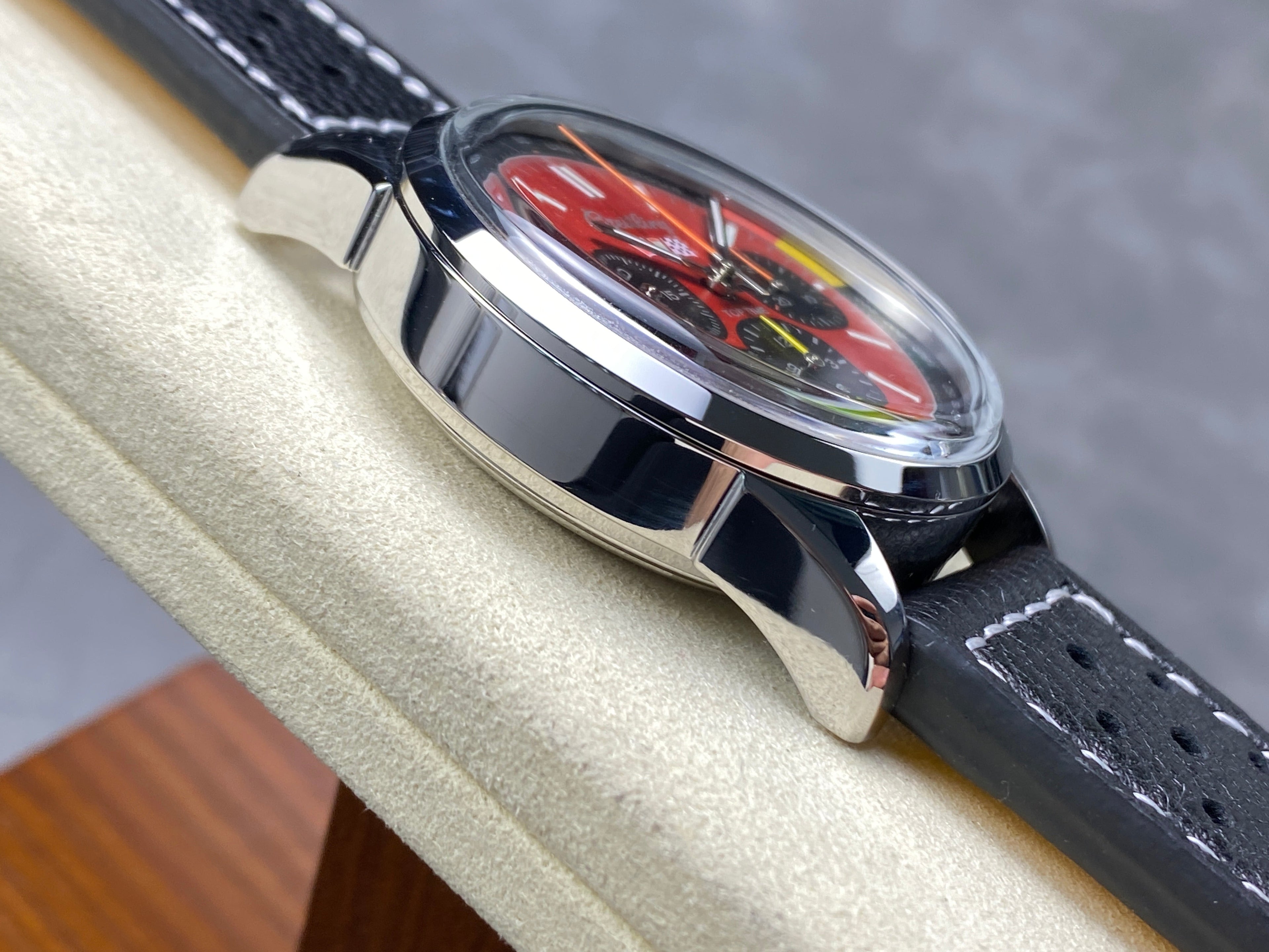 TOP TIME B01 CHEVROLET CORVETTE STEEL CASE RED MIX BLACK DIAL