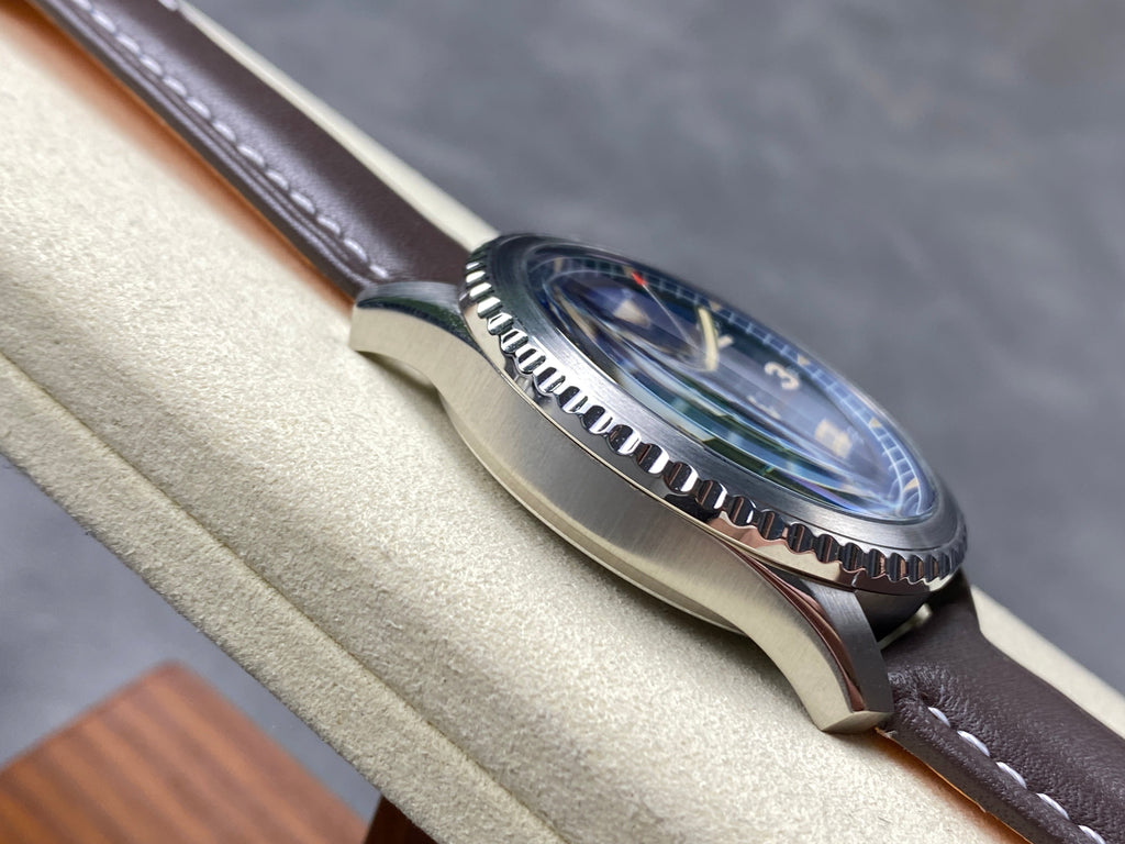 AVIATOR 8 AUTOMATIC STEEL CASE BLUE DIAL BROWN CALFSKIN STRAP