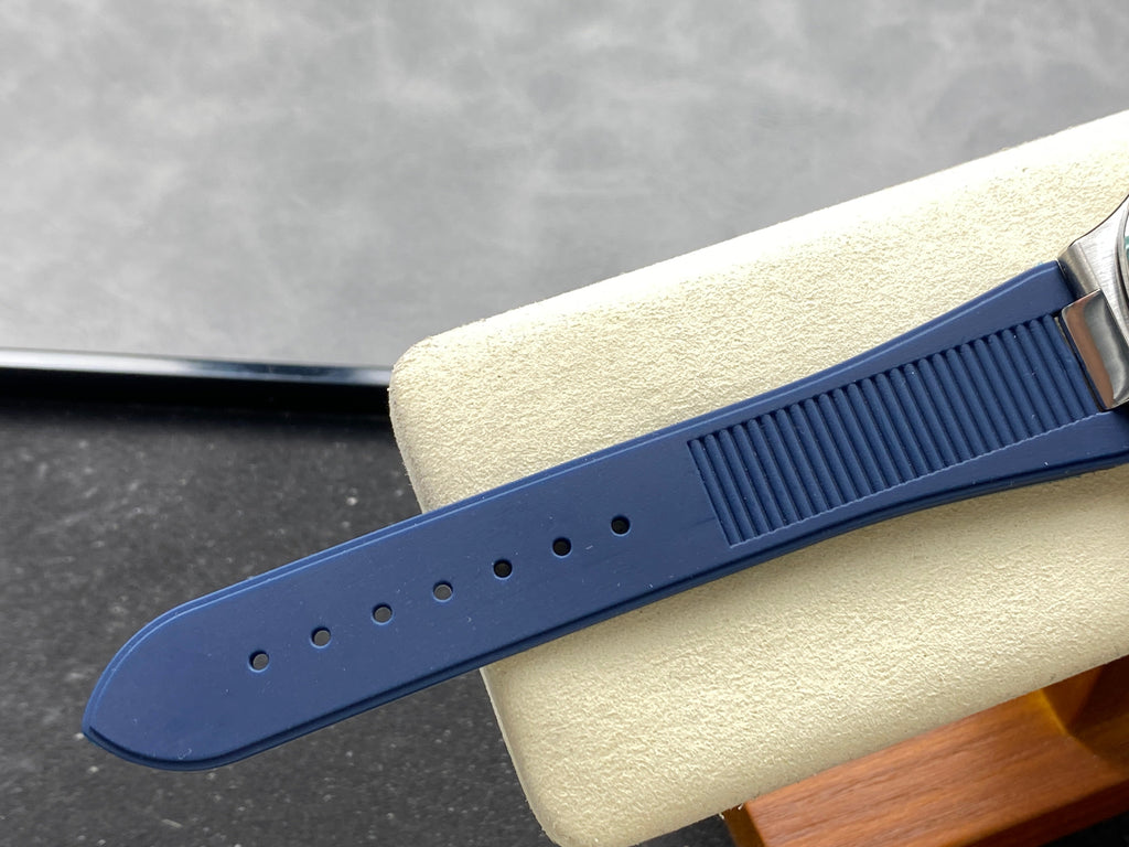 NAUTILUS STEEL ATTACHED DIAMOND BEZEL BLUE RUBBER STRAP