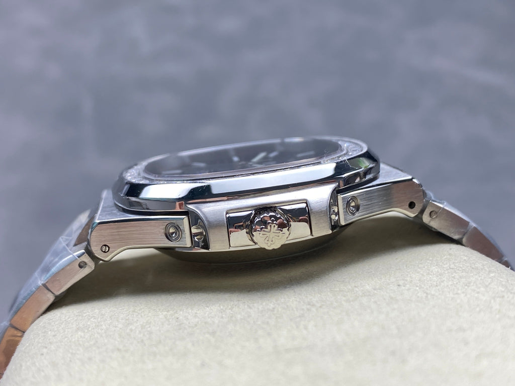NAUTILUS STEEL ATTACHED DIAMOND BEZEL DARK BLUE DIAL
