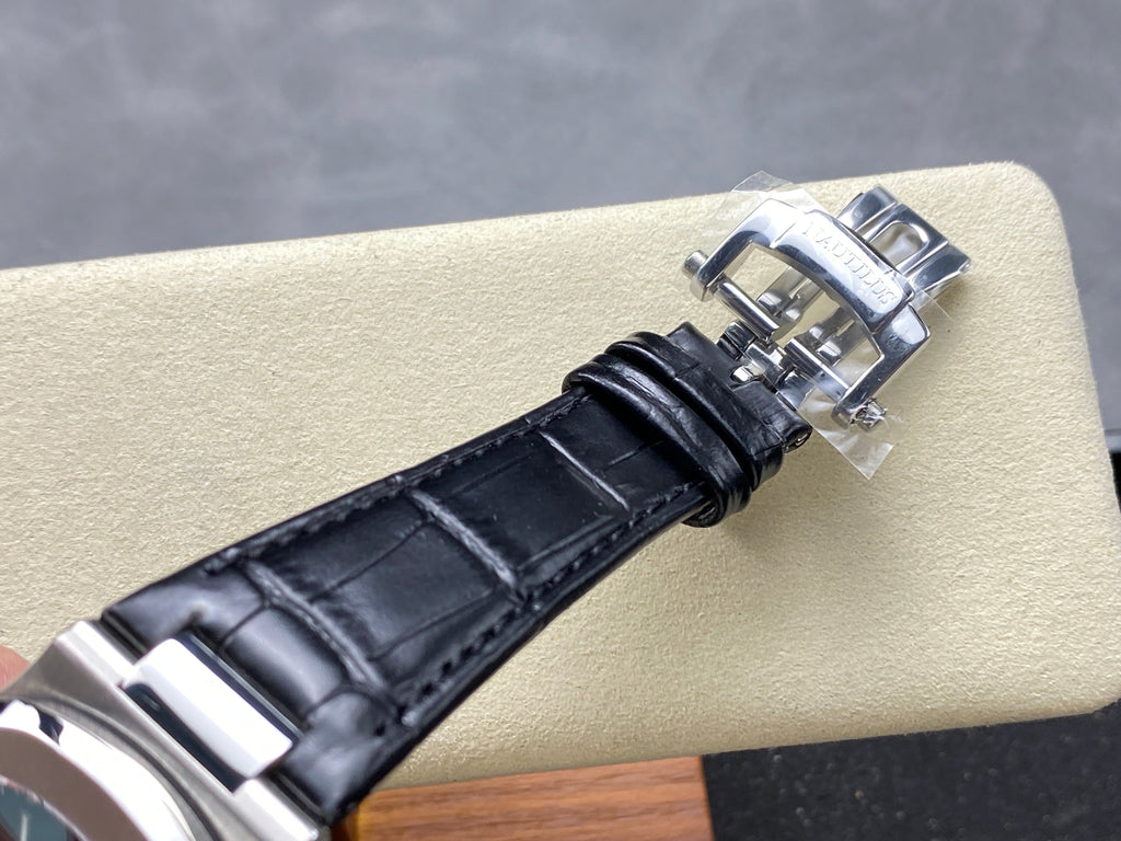 NAUTILUS STEEL CASE WHITE DIAL