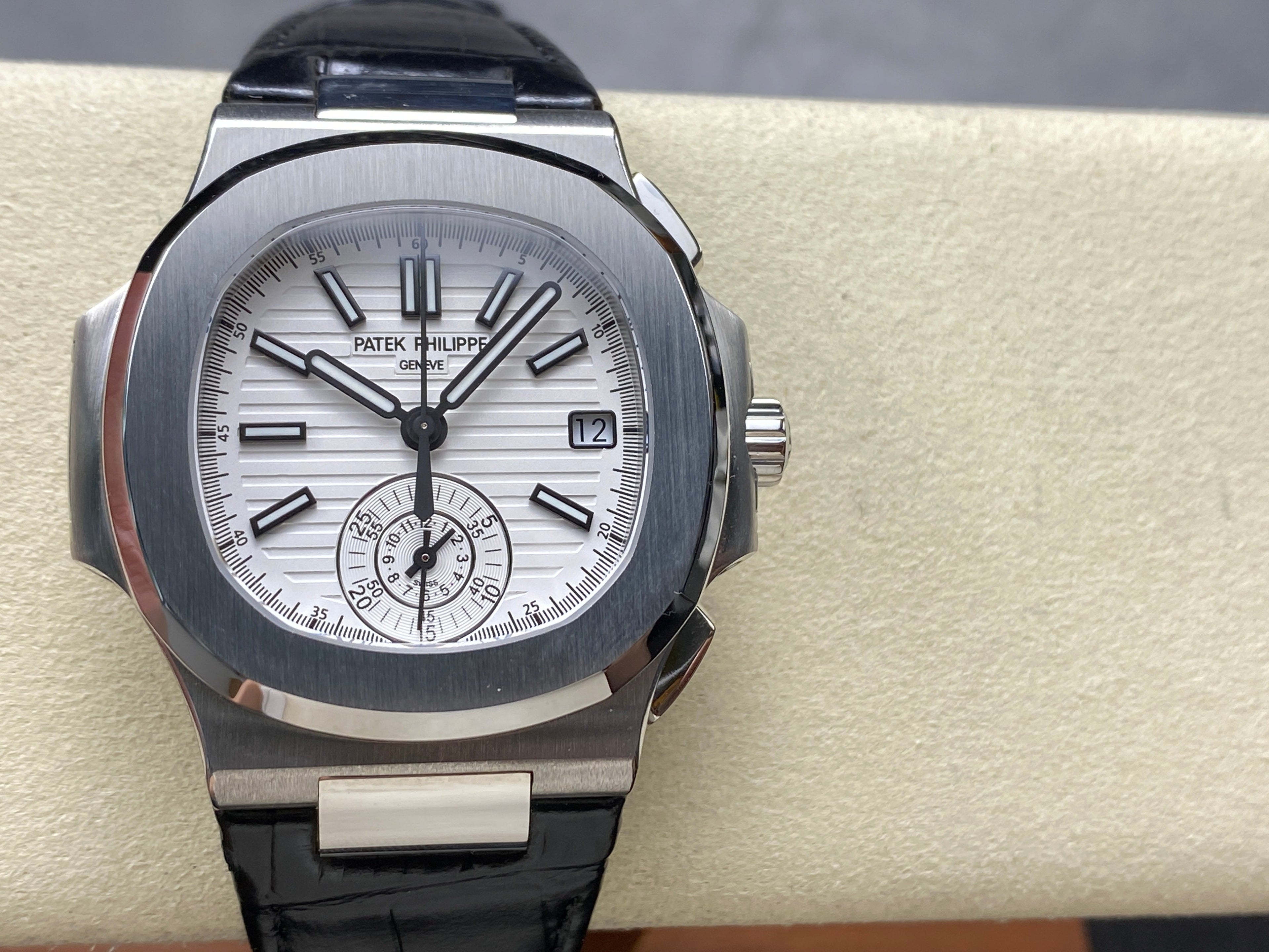 NAUTILUS STEEL CASE WHITE DIAL