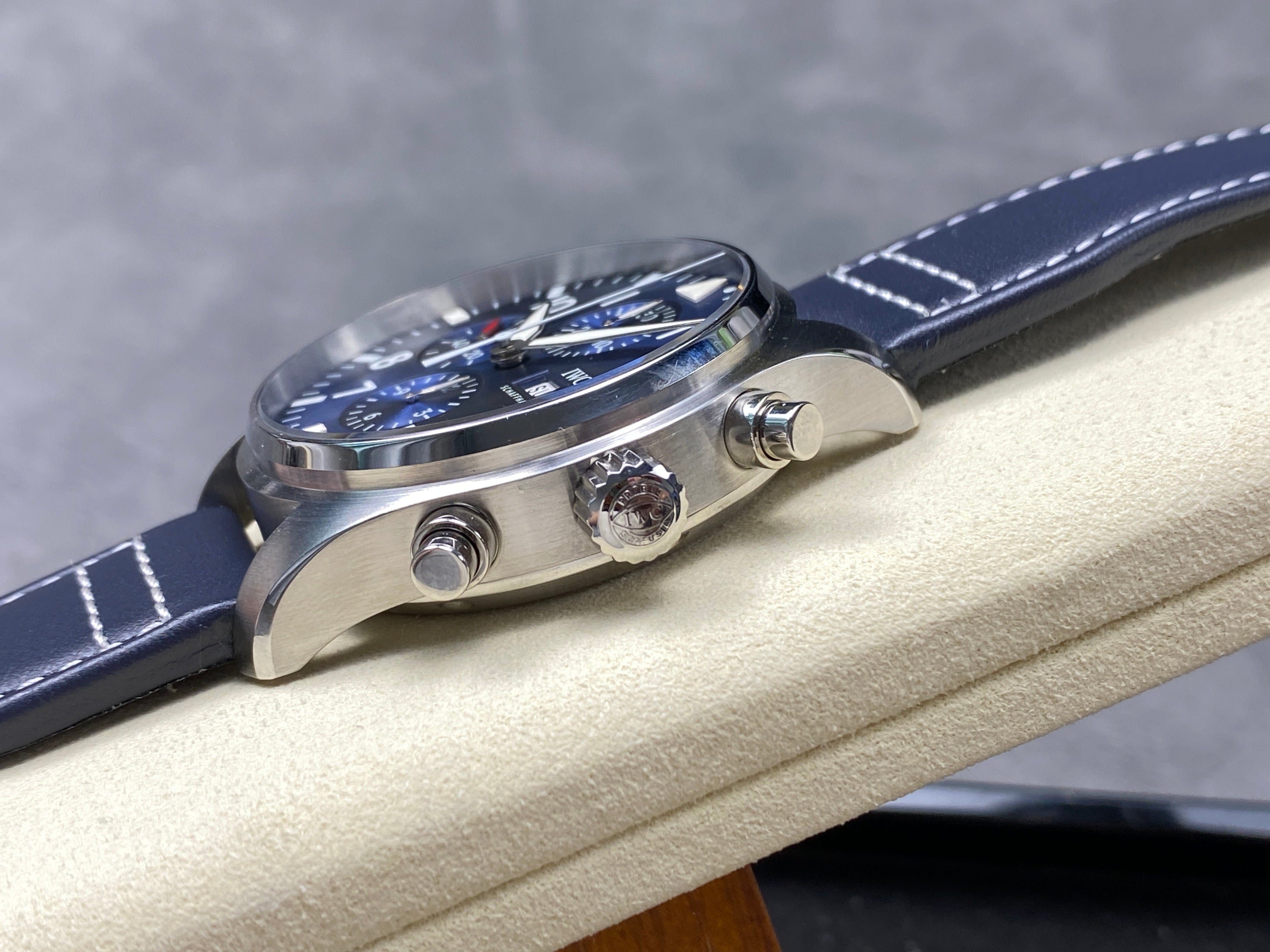 PILOT'S WATCH MARK XX STAINLESS STEEL CASE WITH NAVY BLUE LEATHER TRAP AND DIAL