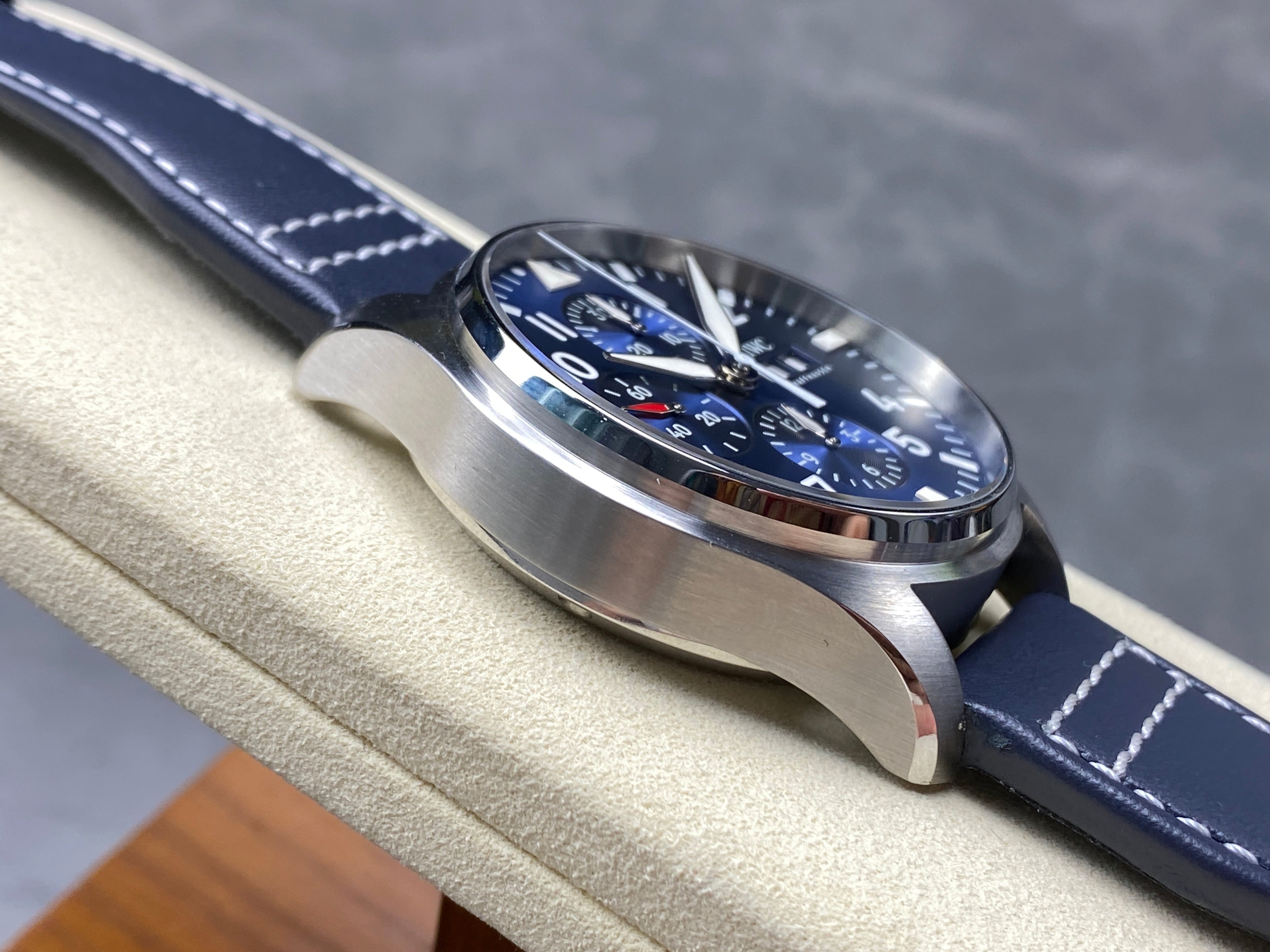 PILOT'S WATCH MARK XX STAINLESS STEEL CASE WITH NAVY BLUE LEATHER TRAP AND DIAL