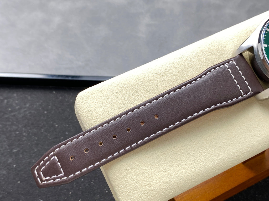 PILOT'S WATCH MARK XX STAINLESS STEEL CASE WITH BROWN LEATHER TRAP AND EMERALD GREEN DIAL