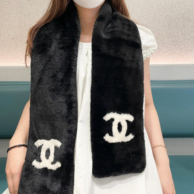 CHANEL 25S SCARF 120 IN FAUX FUR 876434
