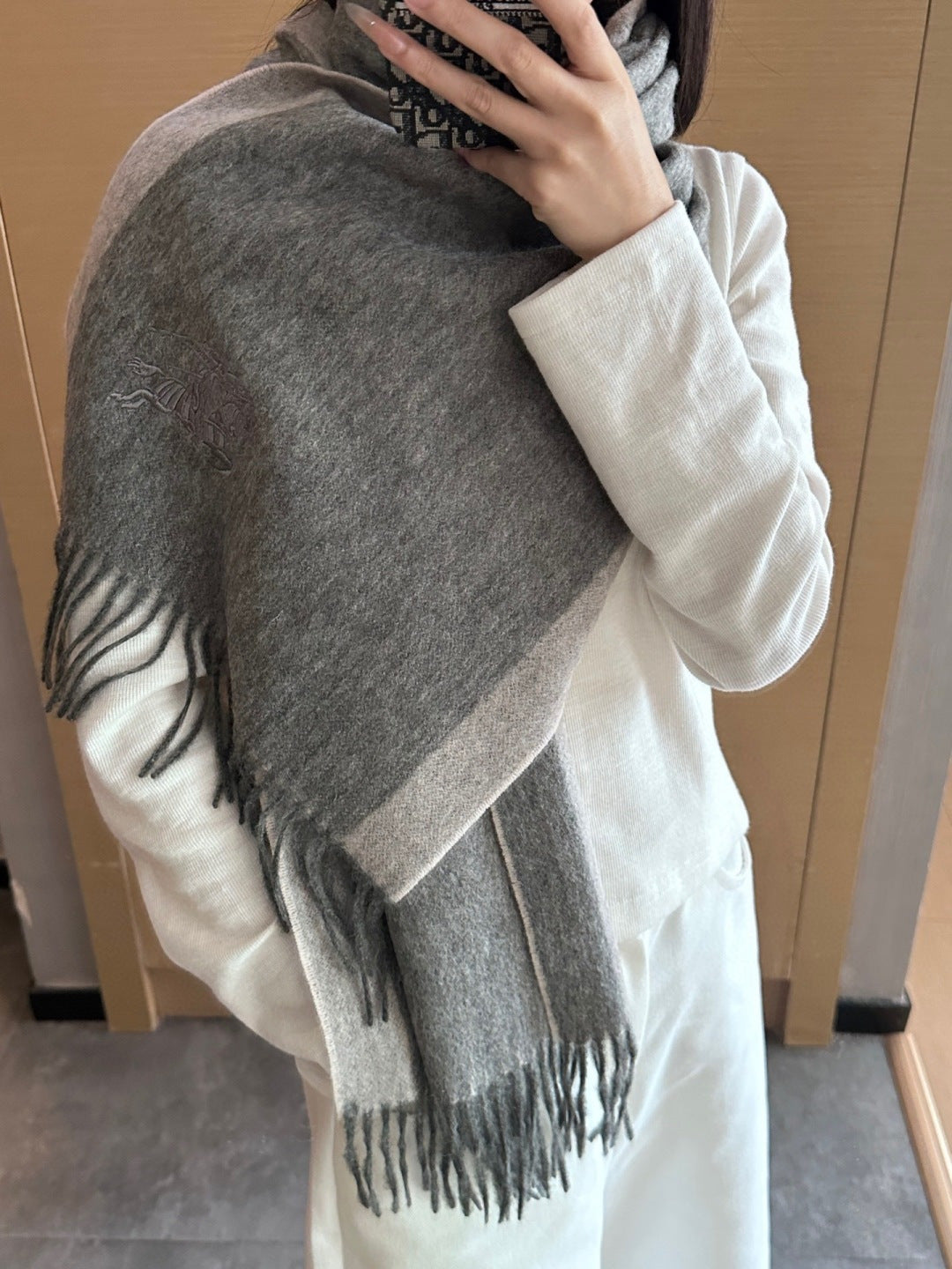 BURBERRY 25S SCARF 180 CM IN CASHMERE 935746