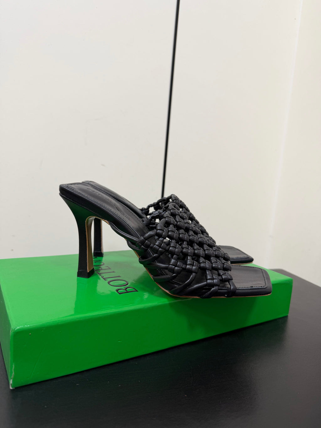 BOTTEGA VENETA 26S WOVEN STRAP HIGH-HEEL SANDALS 85 MM IN BLACK LAMBSKIN