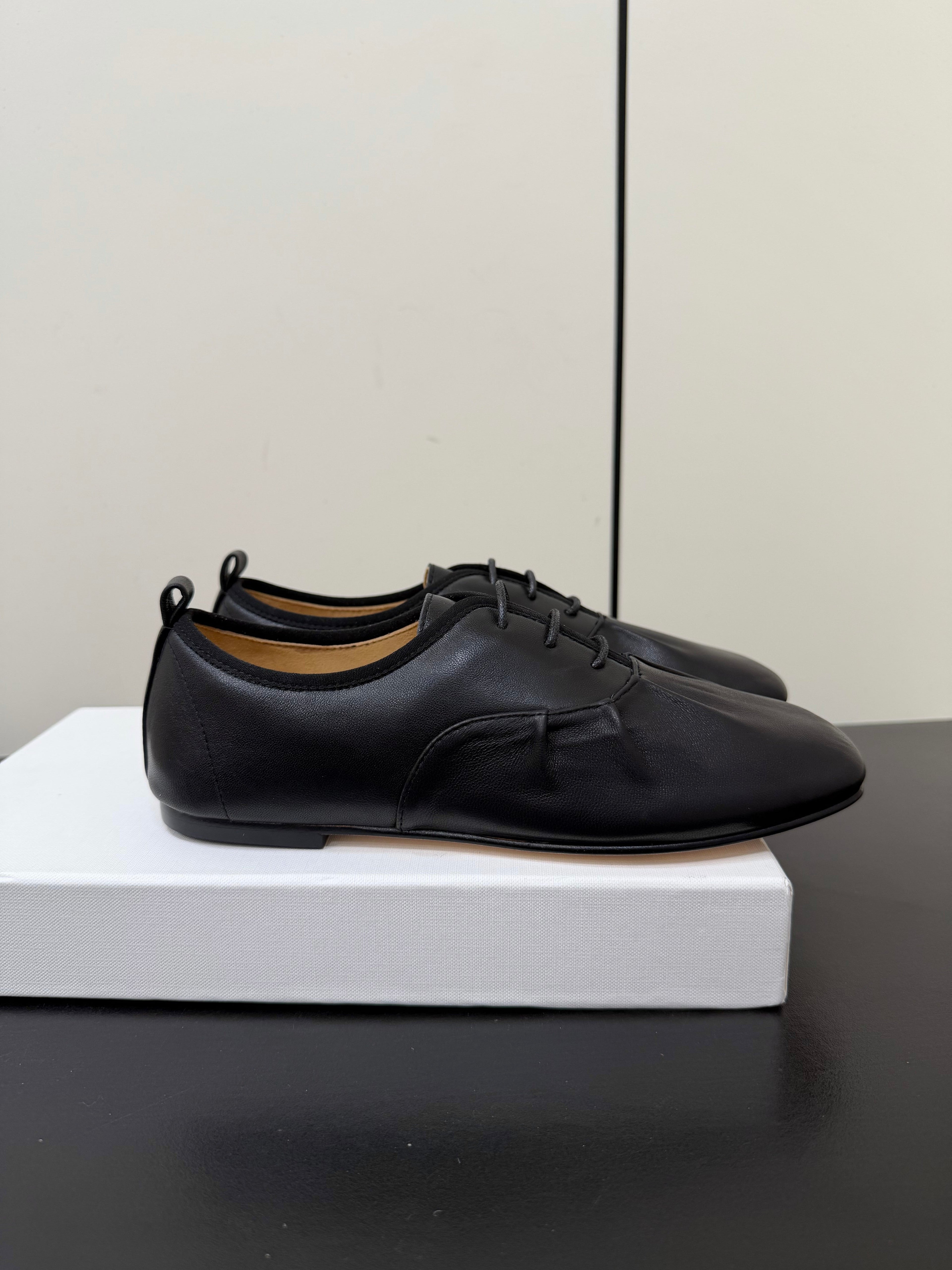 THE ROW 26S LACE UP DERBY FLATS IN BLACK CALFSKIN  WITH SQUARE TOE