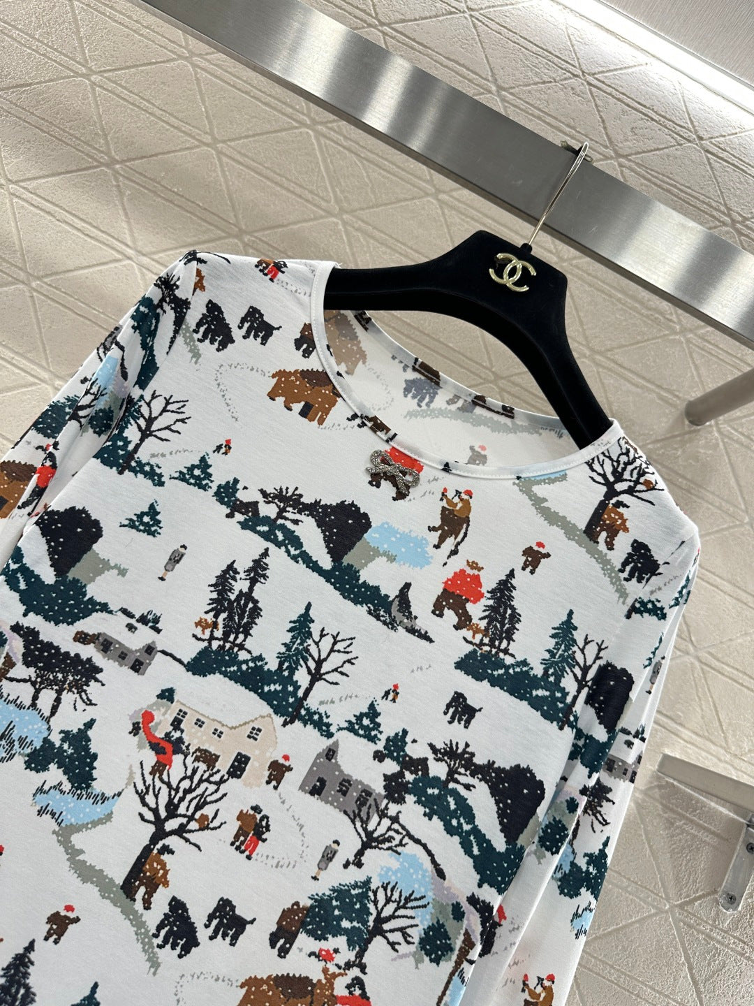 CHANEL 25S PRINTED ROUND-NECK T-SHIRT 605