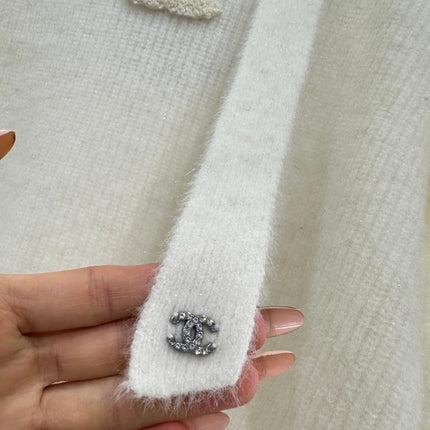 CHANEL 26S CREW NECK PULLOVER SWEATER 732