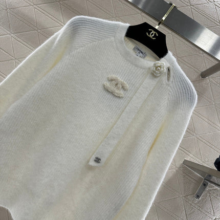 CHANEL 26S CREW NECK PULLOVER SWEATER 732