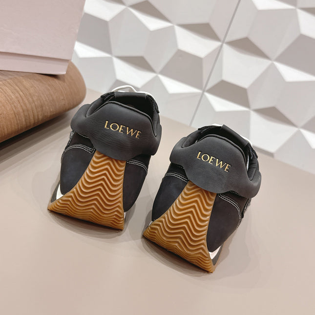 LOEWE 26S FLOW RUNNER SNEAKER IN BLACK CALFSKIN AND SUEDE STYLE 6