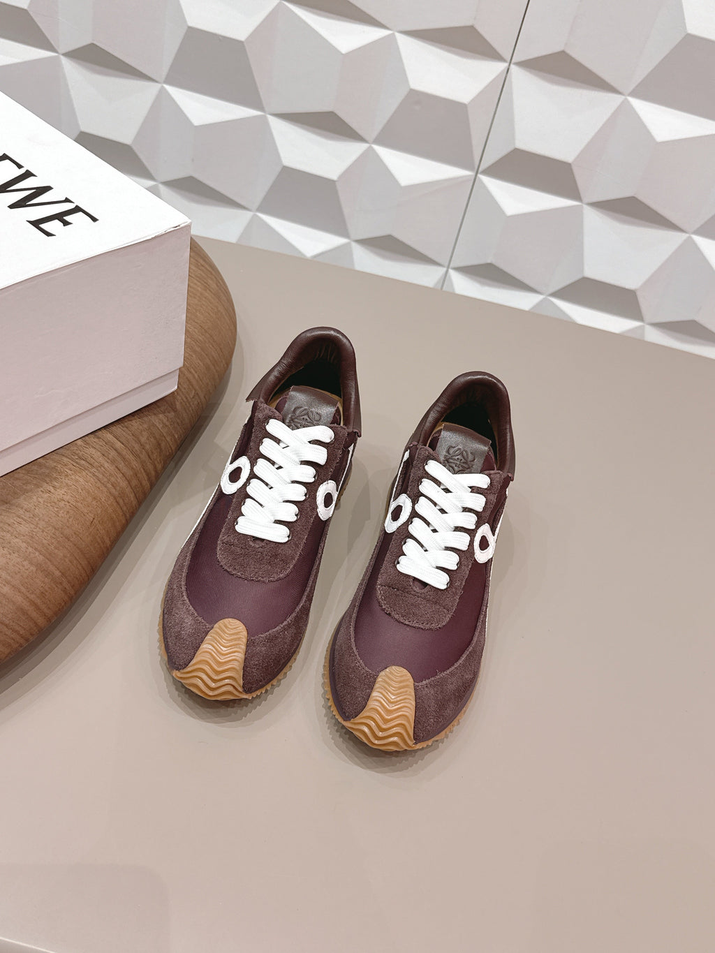 LOEWE 26S FLOW RUNNER SNEAKER IN DARK BROWN AND WHITE SUEDE AND CALFSKIN