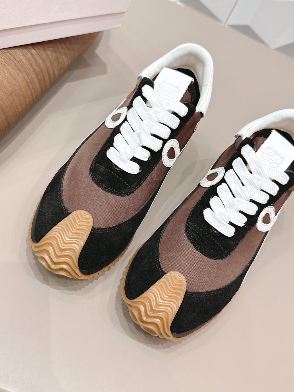 LOEWE 26S FLOW RUNNER SNEAKER IN BLACK AND DARK BROWN SUEDE AND WHITE CALFSKIN