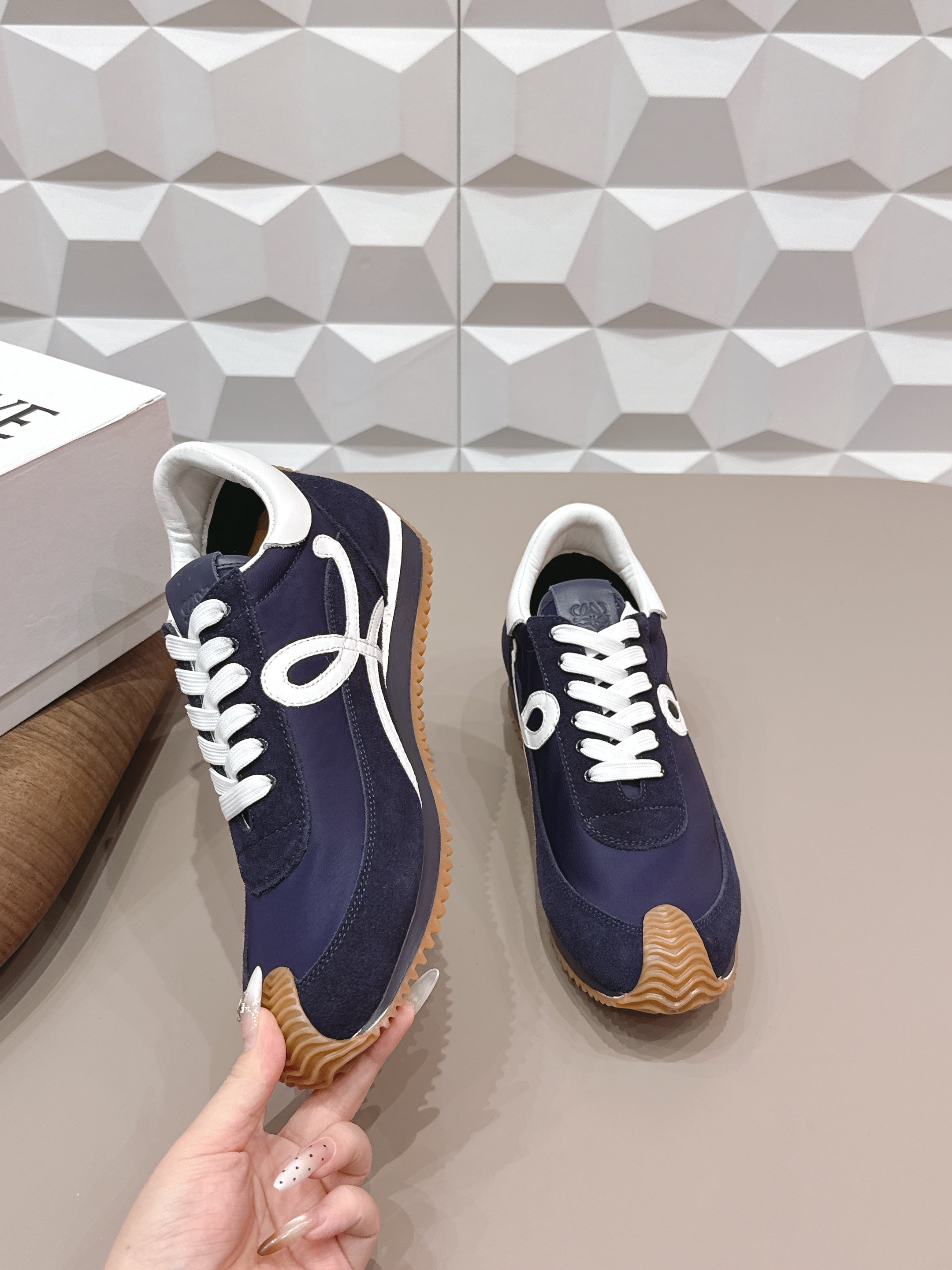 LOEWE 26S FLOW RUNNER SNEAKER IN NAVY BLUE SUEDE AND WHITE CALFSKIN