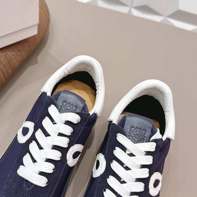 LOEWE 26S FLOW RUNNER SNEAKER IN NAVY BLUE SUEDE AND WHITE CALFSKIN