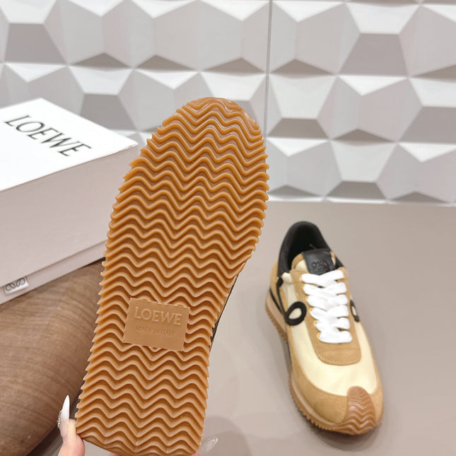 LOEWE 26S FLOW RUNNER SNEAKER IN TAN BROWN SUEDE AND BLACK CALFSKIN