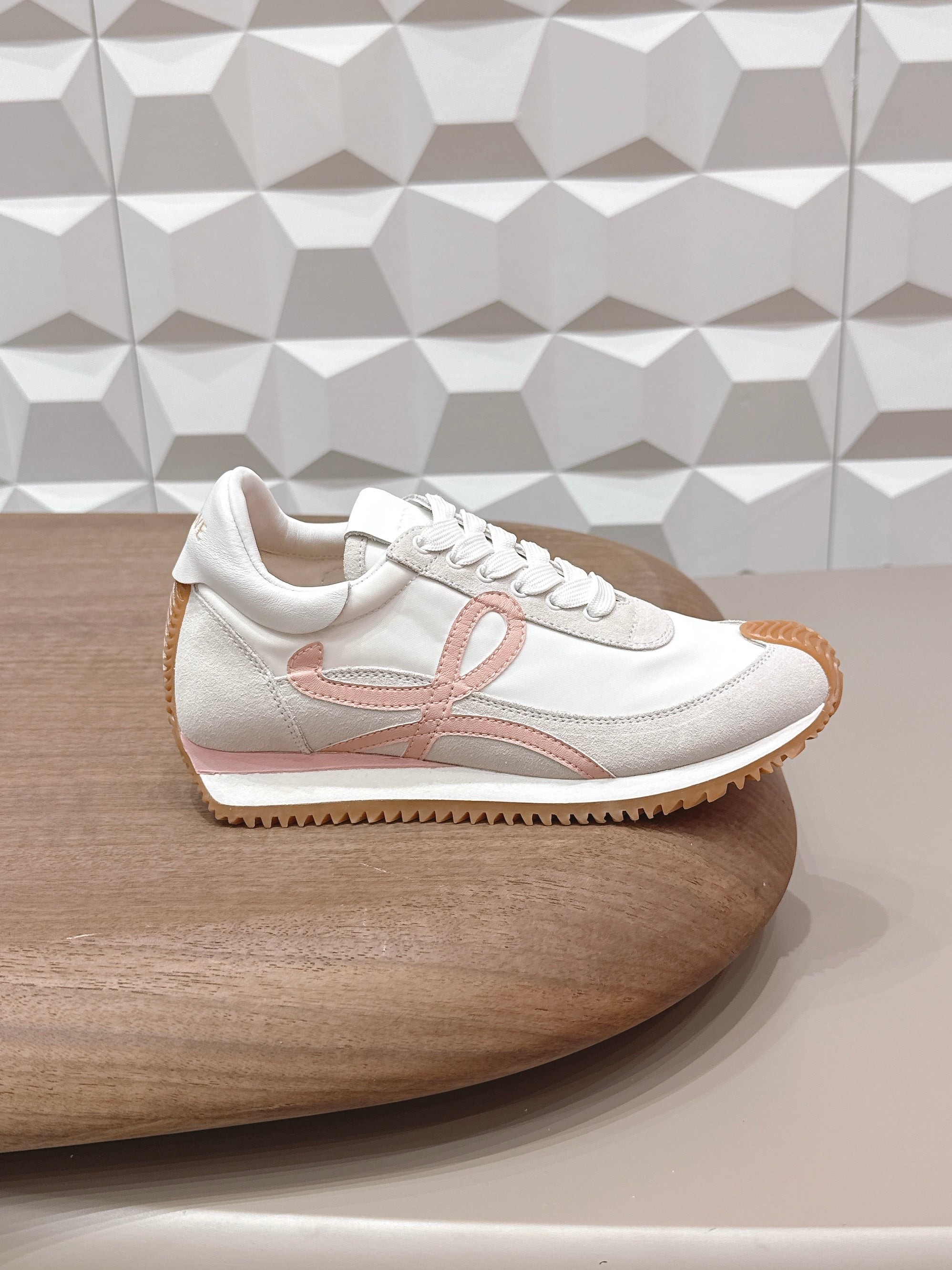 LOEWE 26S FLOW RUNNER SNEAKER IN LIGHT GRAY SUEDE AND WHITE CALFSKIN