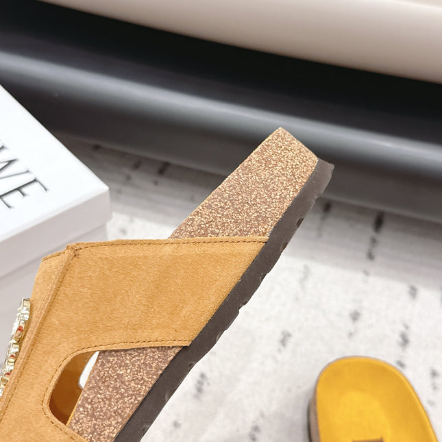 LOEWE 26S FLAT SANDALS IN GOLD YELLOW LOGO GOLD HARDWARE