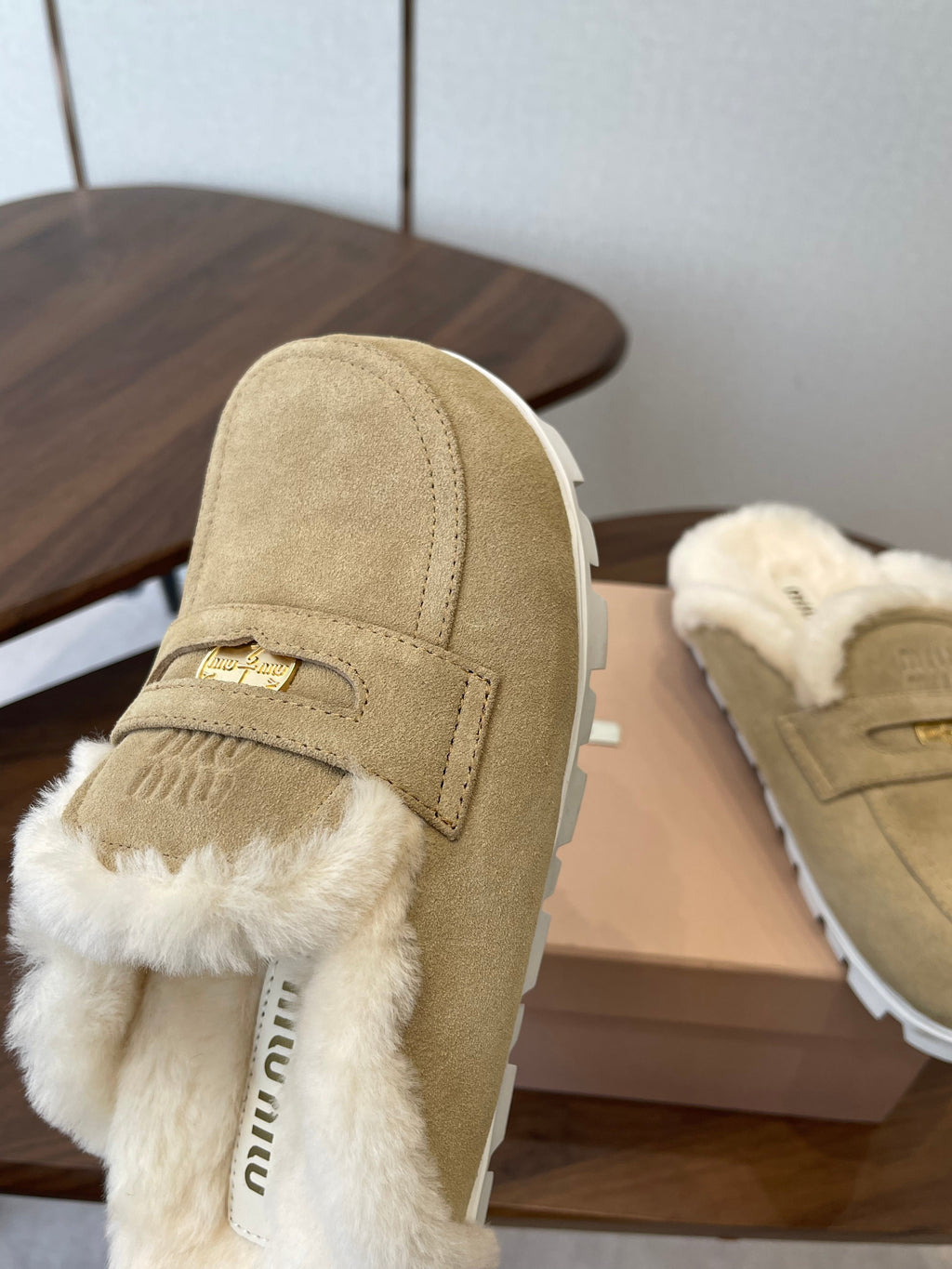 MIUMIU 25S MULES SLIPPERS SHEEPWOOL IN LIGHT BROWN SUEDE