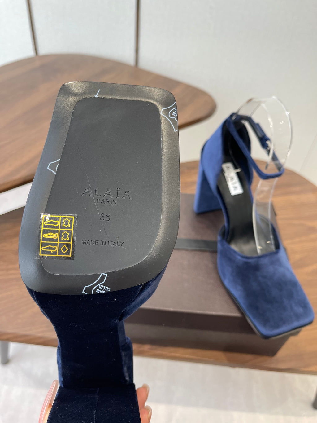 ALAIA 26S SQUARE-TOE HIGH HEELS 95 MM IN NAVY BLUE SUEDE
