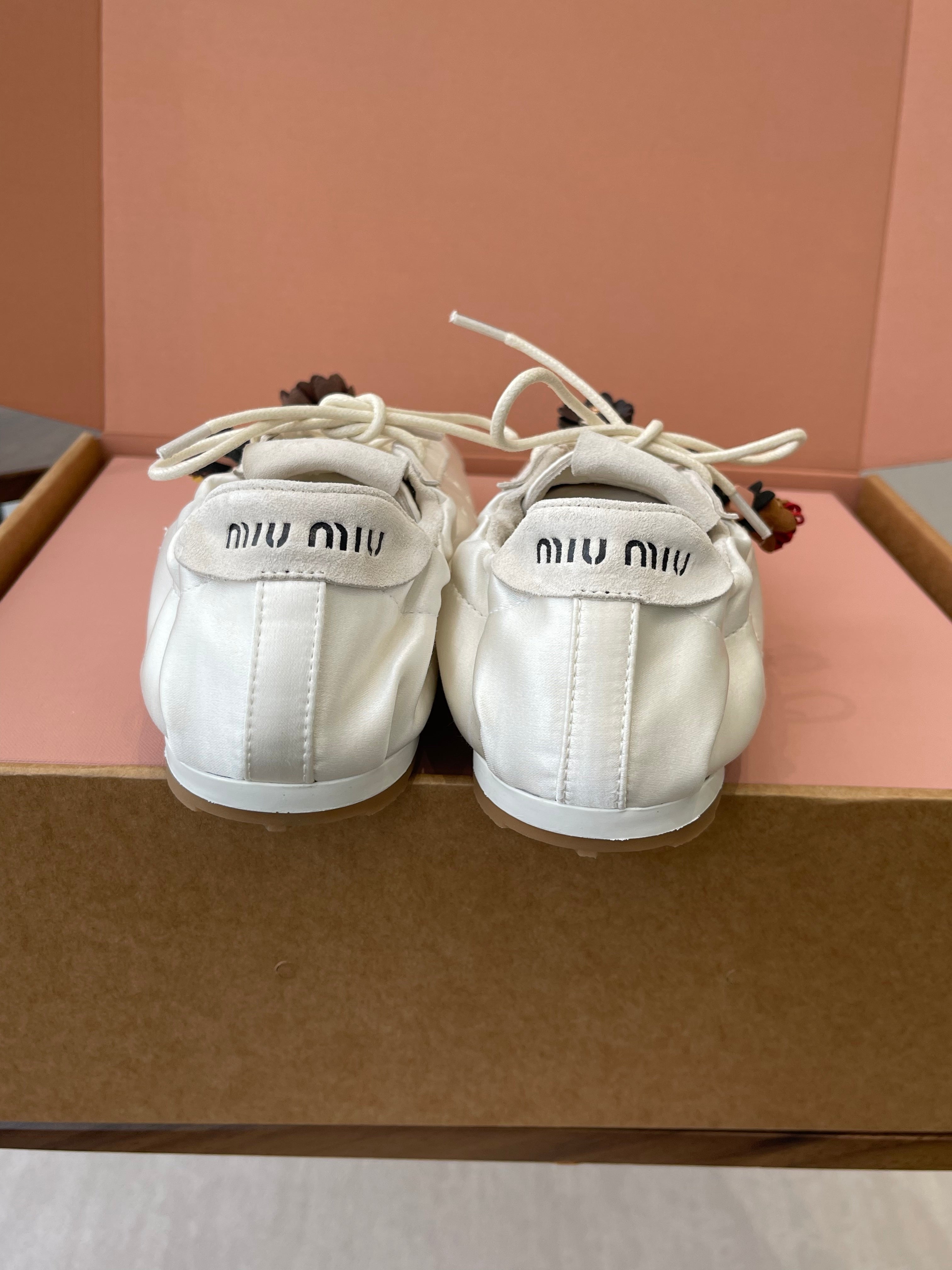 MIUMIU 26S SNEAKERS IN IVORY WHITE PLUME SATIN