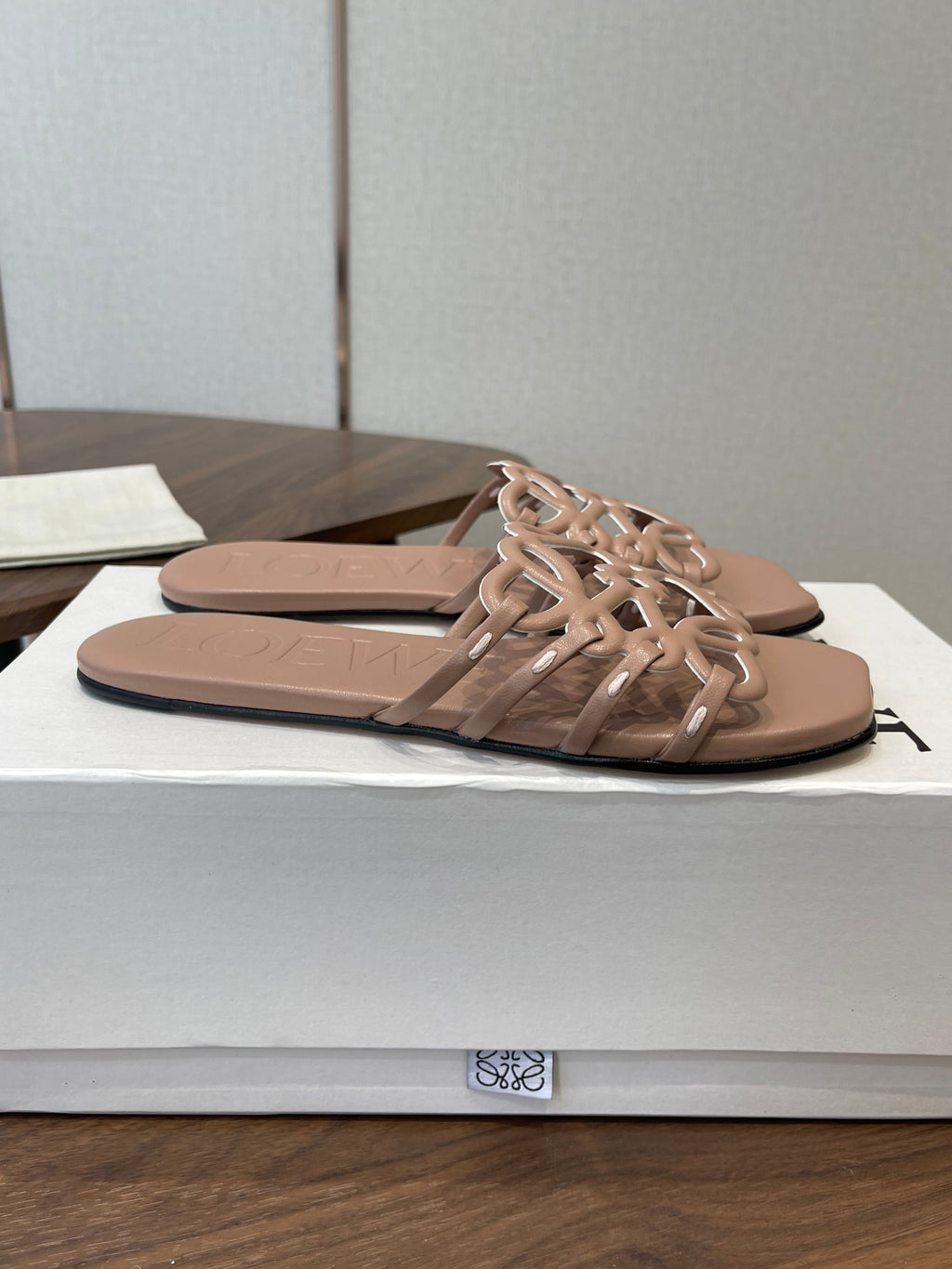 LOEWE 26S PETAL ANAGRAM SLIDE IN TAUPE BROWN CALFSKIN