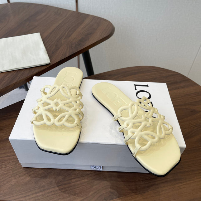 LOEWE 26S FLAT SANDALS IN LIGHT YELLOW CALFSKIN