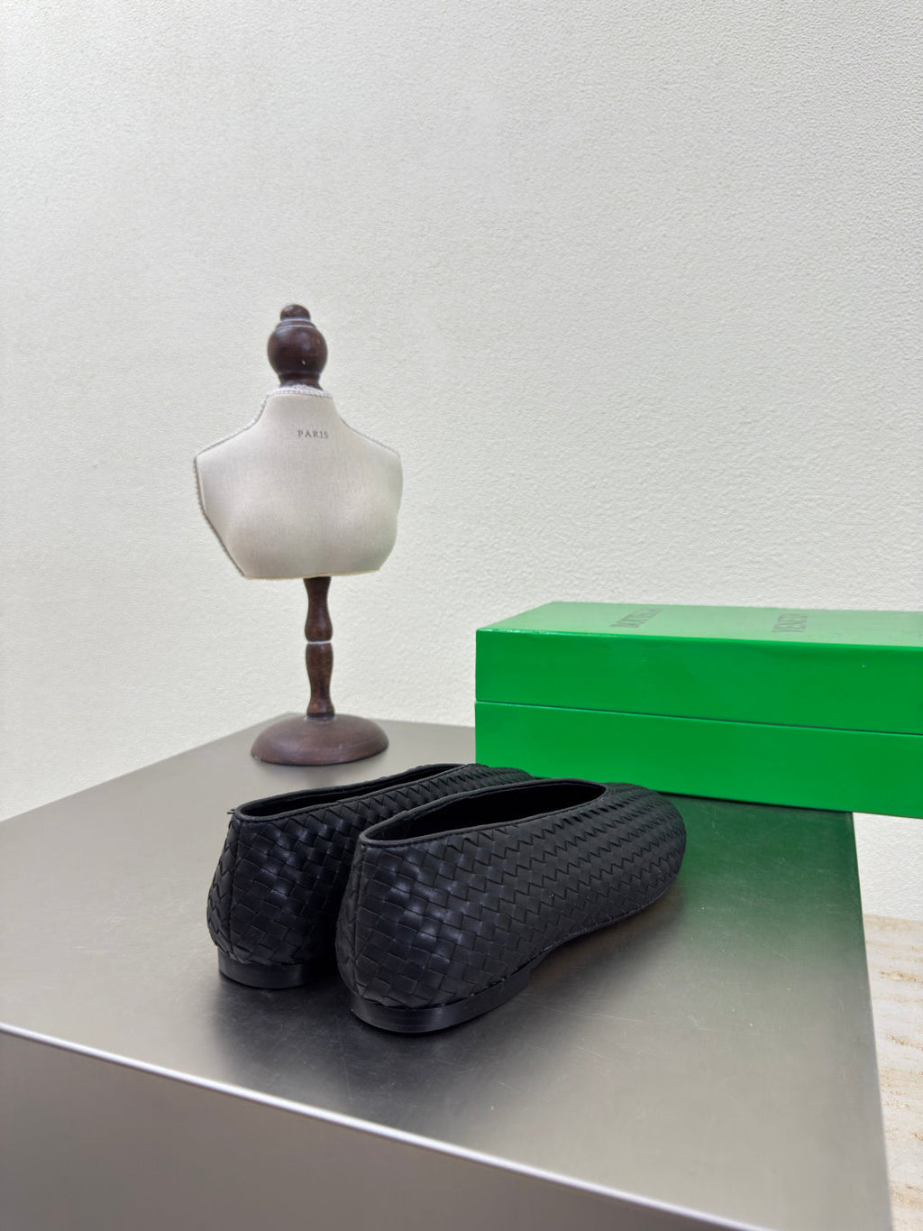 BOTTEGA VENETA 26S BALLET FLATS IN BLACK WOVEN LAMBSKIN
