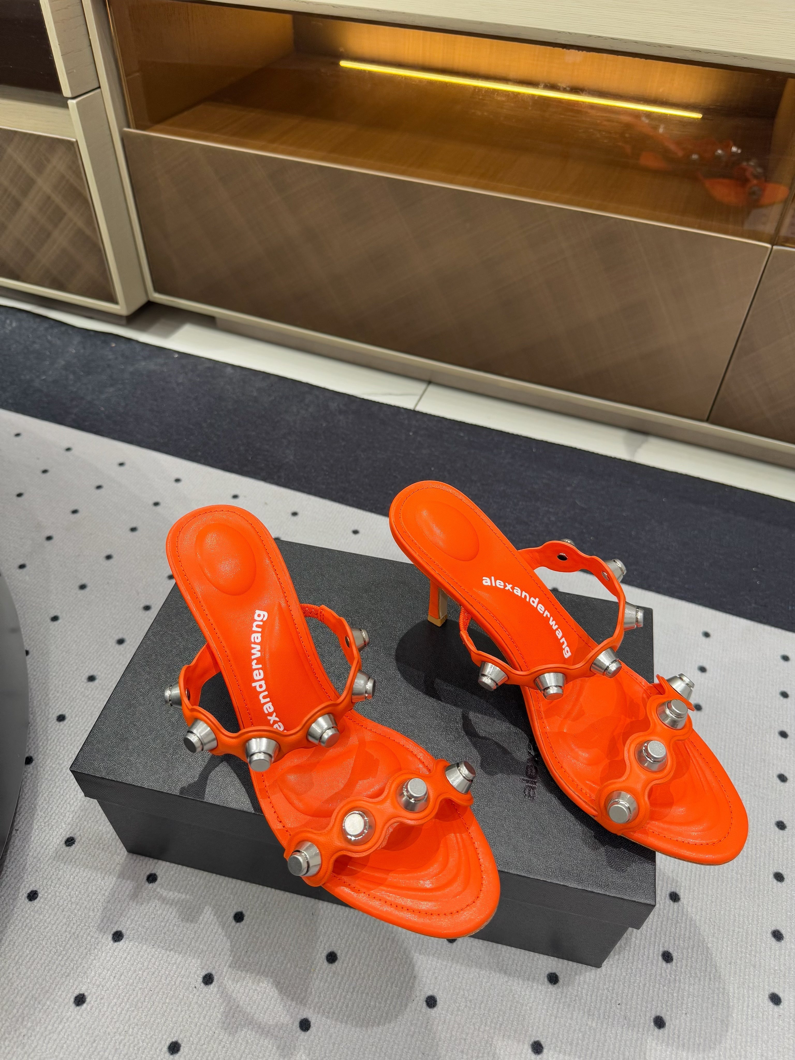 RIOT 80 MM SANDAL IN FIRE ORANGE LAMBSKIN