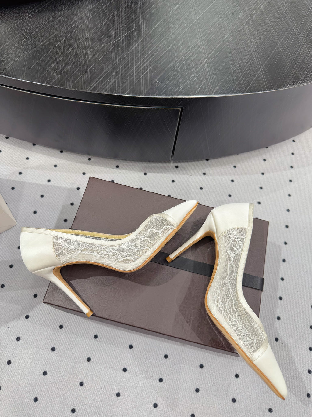 POINTED-TOE HIGH PUMPS 95MM IN WHITE MESH AND SILK