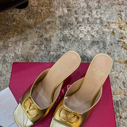 VALENTINO 26S HIGH HEEL SANDALS 105 MM IN METALLIC GOLD CALFSKIN