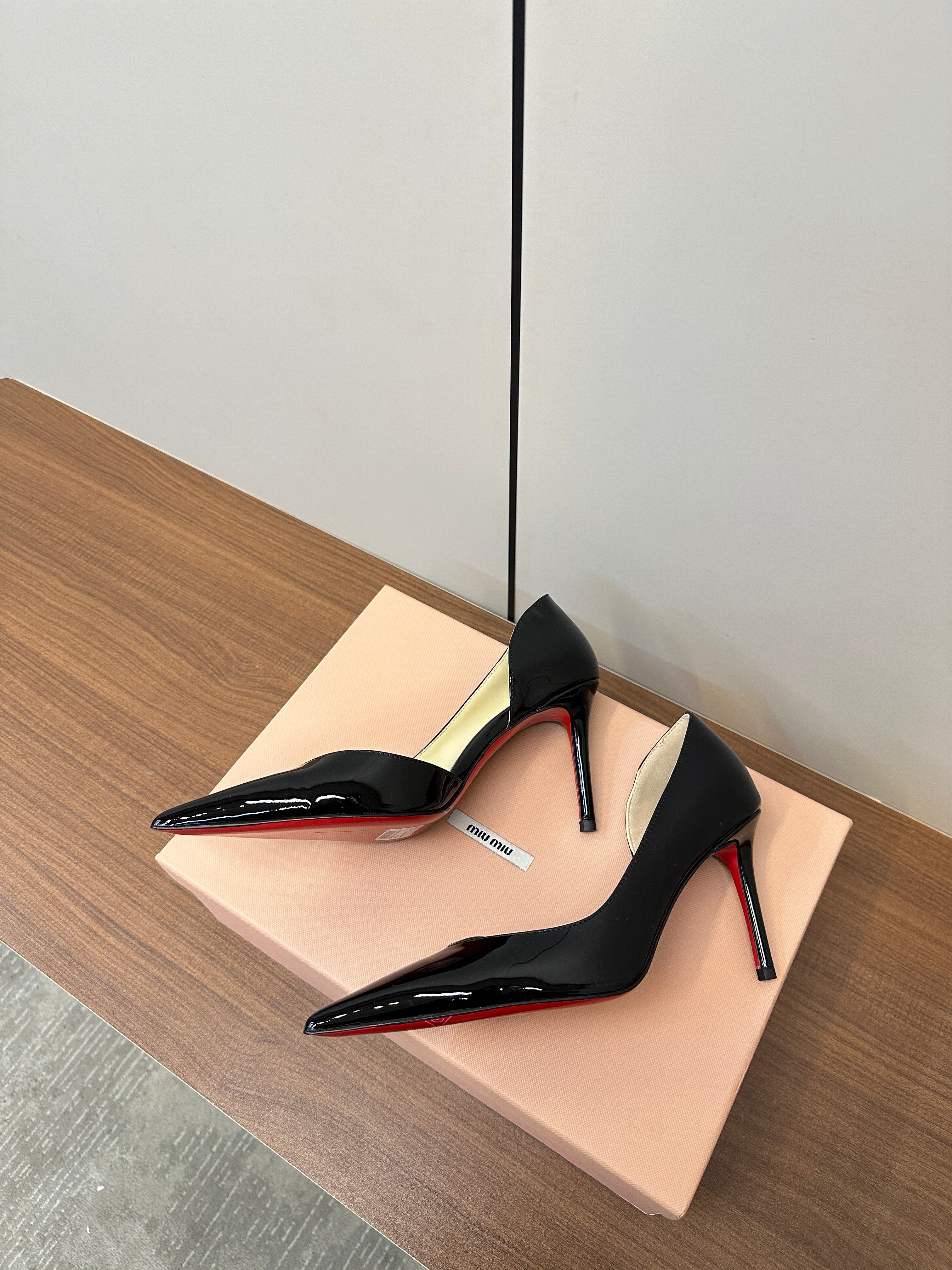 IRIZA PUMPS 85MM IN BLACK PATENT CALFSKIN