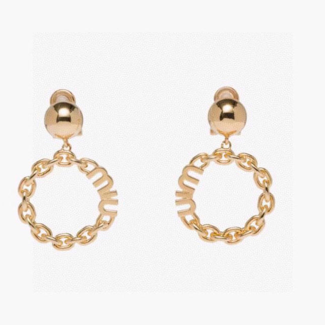 MIUMIU 26S CHAIN HOOP LOGO DROP EARRINGS IN GOLD TONE METAL 617564