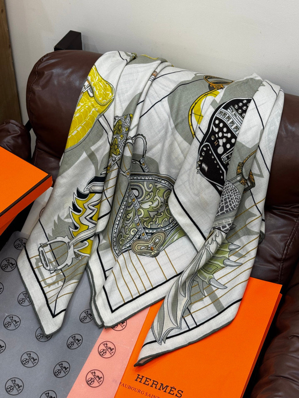 HERMES 25S SCARF 140 IN SILK CASHMERE 989483