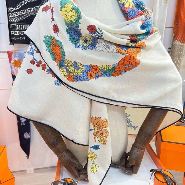 HERMES 26S SCARF 140 IN CASHMERE AND SILK 303340