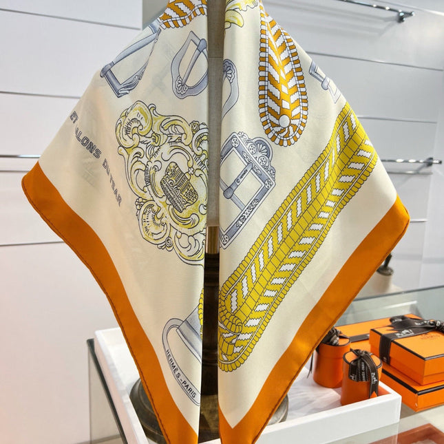 HERMES 26S PRINTED SQUARE SCARF 88 IN SILK 309938