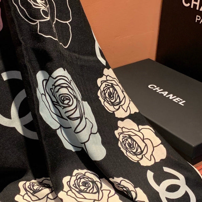 CHANEL 26S SCARF 140 IN SILK AND CASHMERE 313319