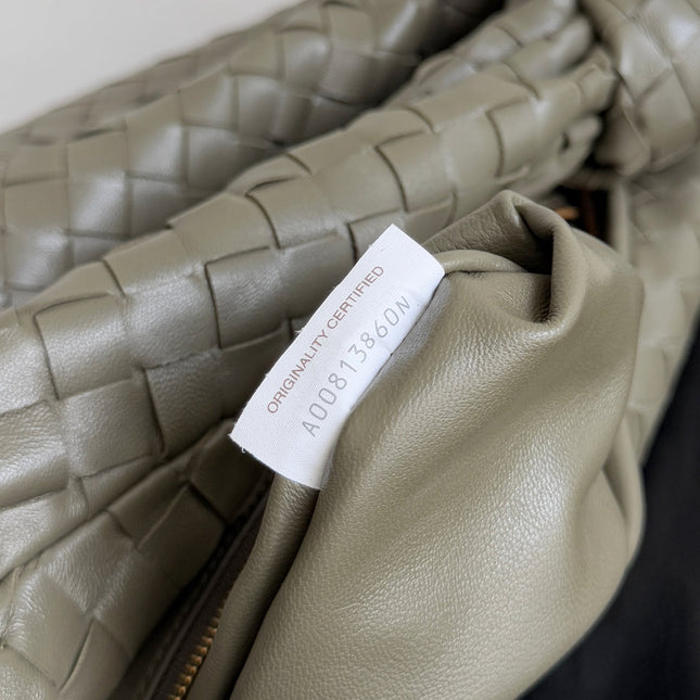 BOTTEGA VENETA 25S SMALL JODIE 48 IN ARMY GREEN CALFSKIN GOLD HARDWARE