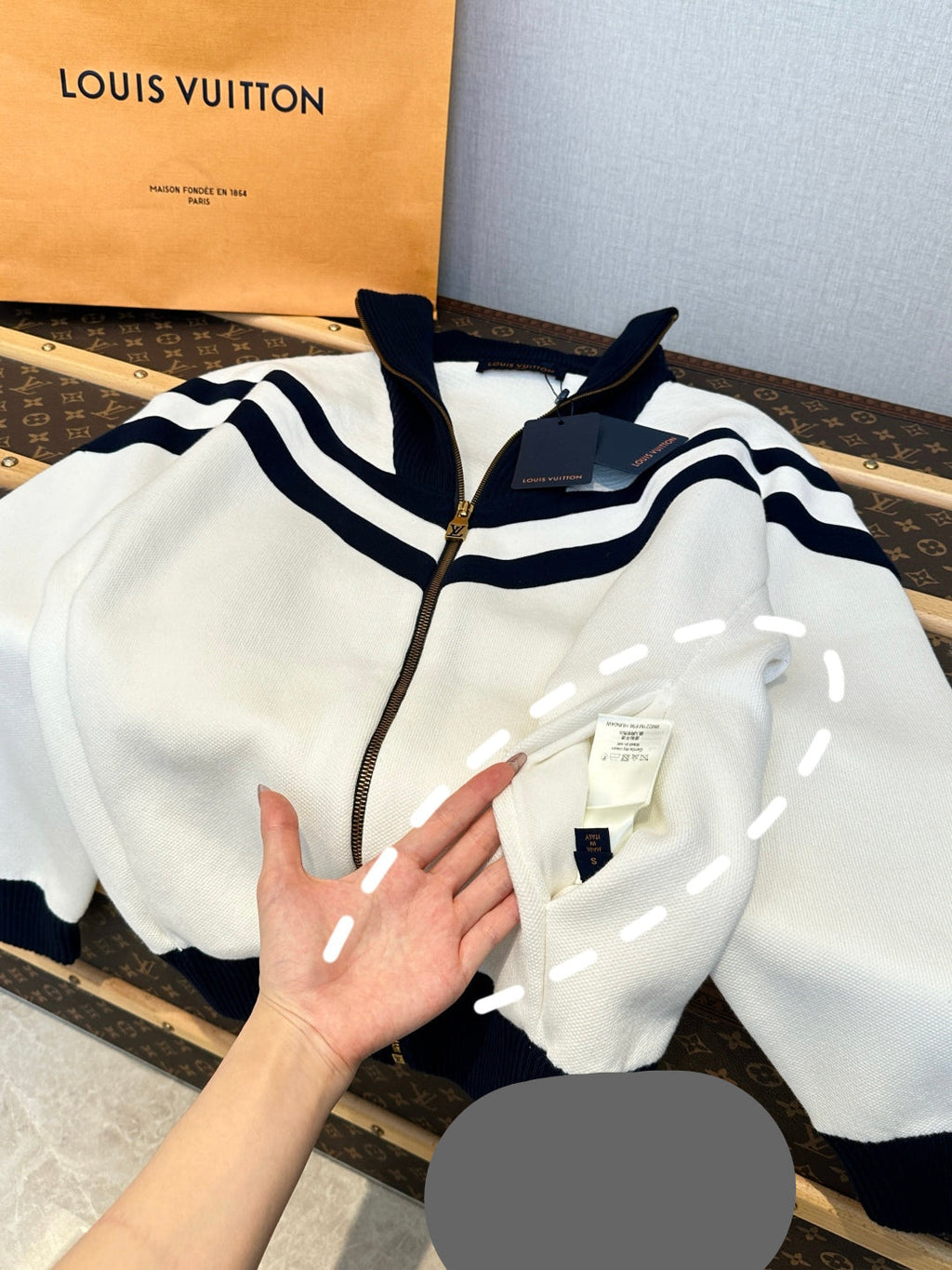 LV 25S PEACOAT 0165