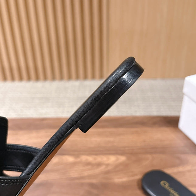 DIOR 26S WIDE STRAP SLIDE SANDALS IN BLACK CALFSKIN PEARL GOLD BUCKLE