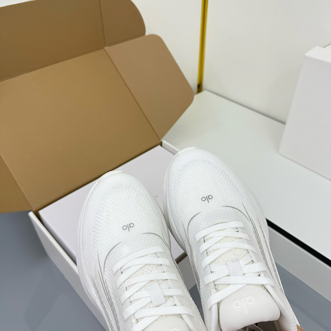ALO 25S SNEAKER IN WHITE MESH FABRIC