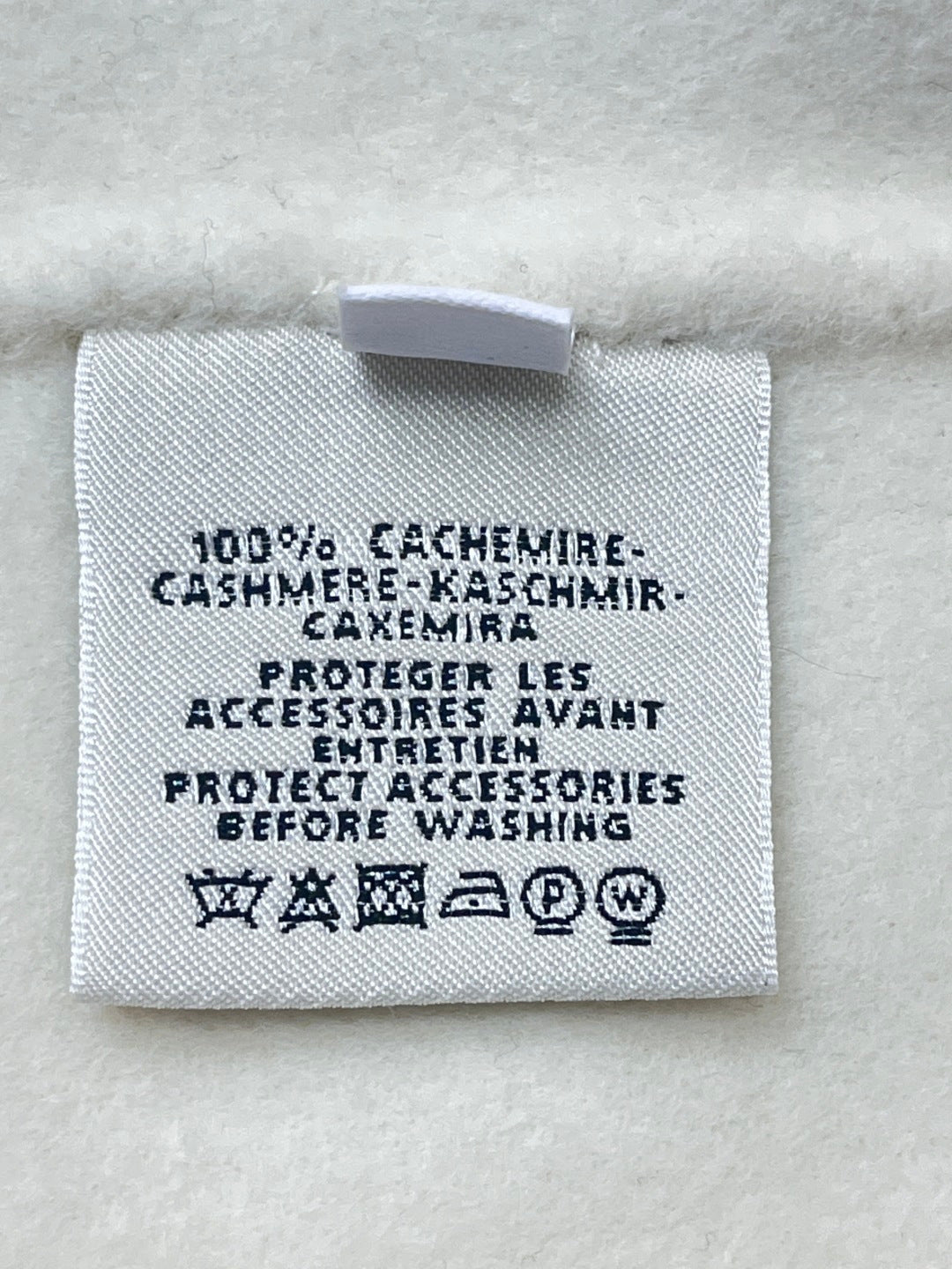 HERMES 25S CASHMERE COAT WITH LEATHER BUTTONS 204
