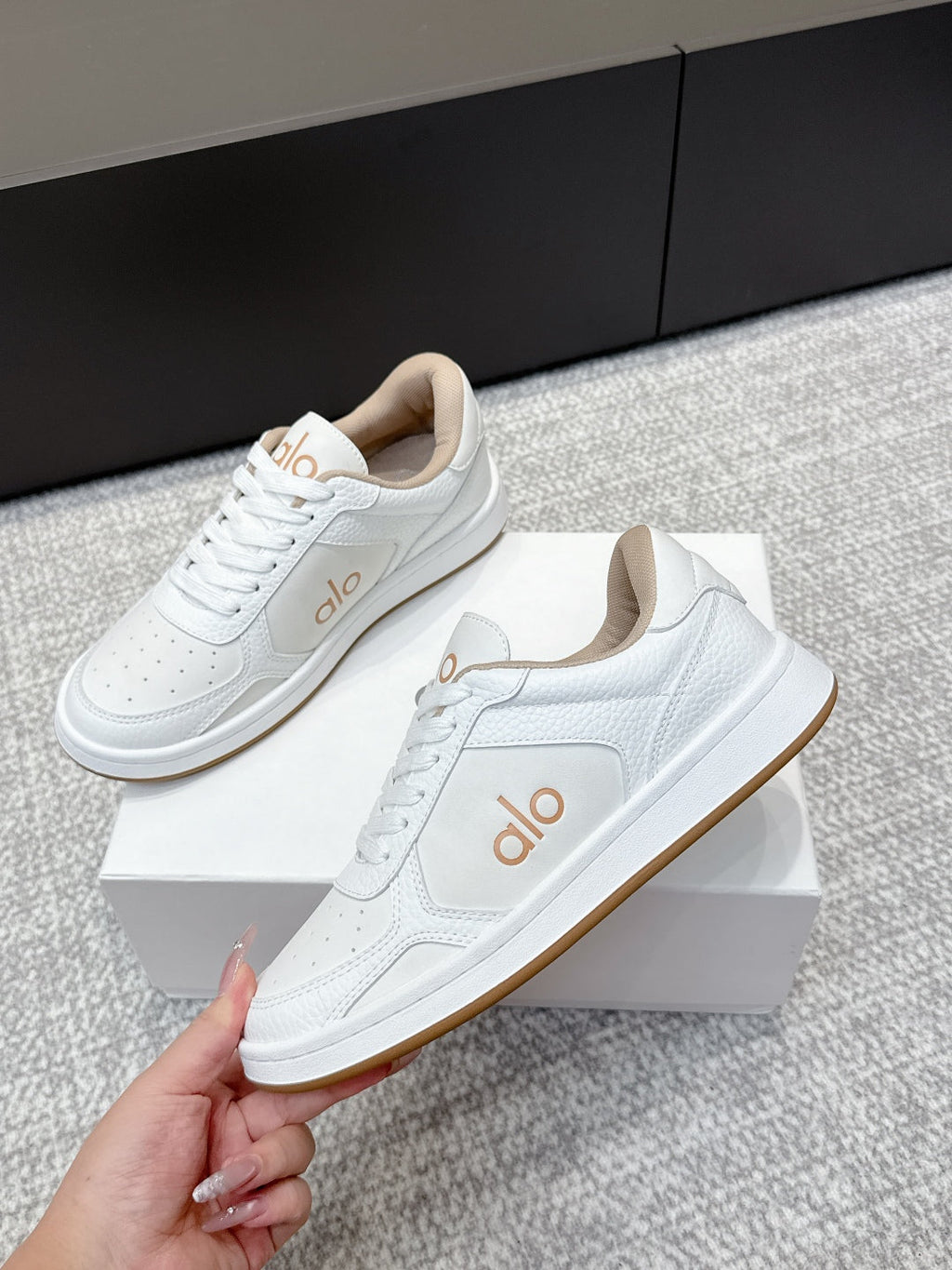 ALO 25S SNEAKER IN WHITE LAMBSKIN