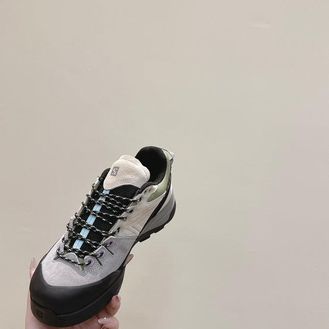 ALO 25S SALOMON X-ALP LTR SNEAKER IN BEIGE AND GREY SUEDE