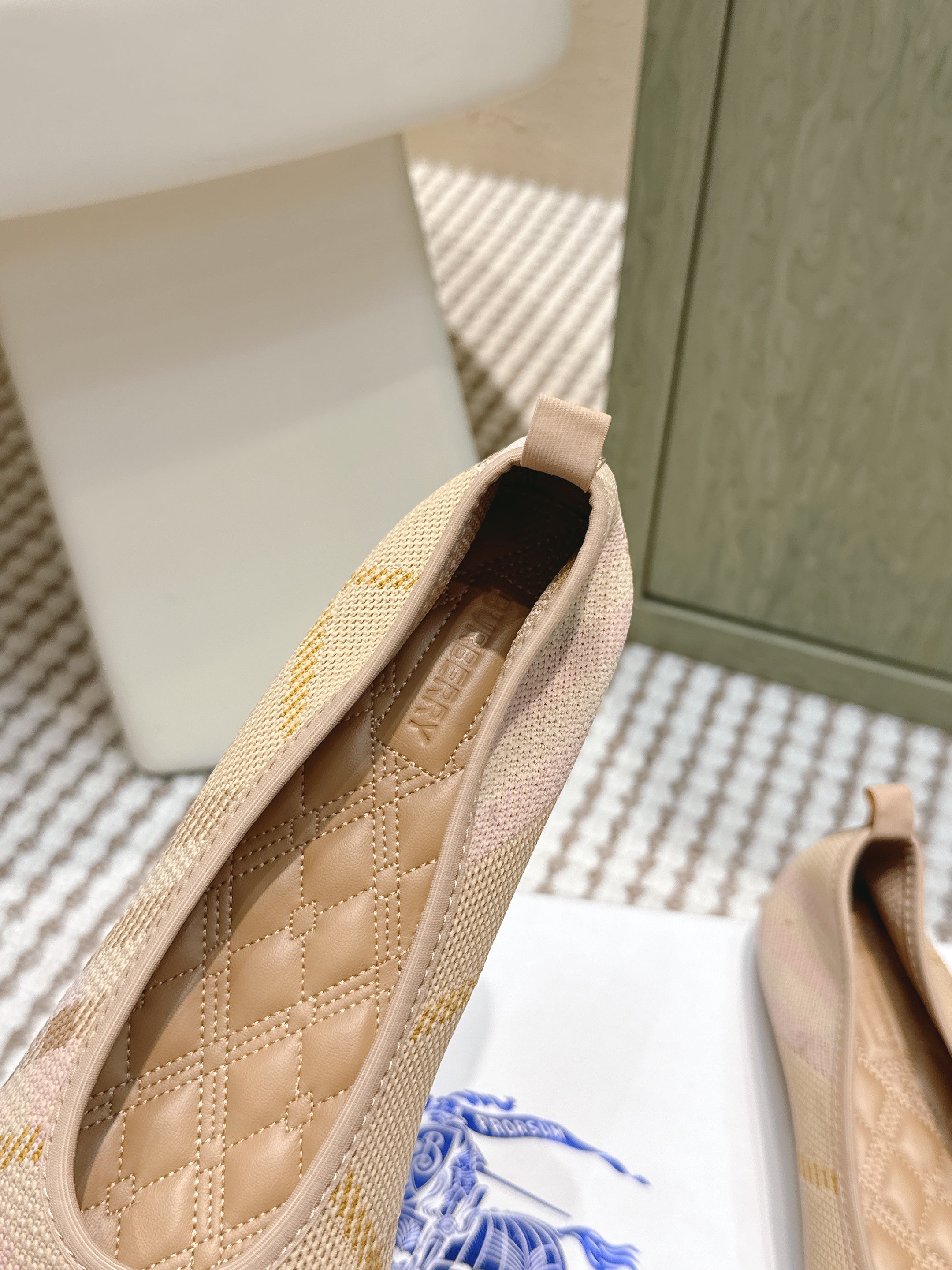 BURBERRY 26S BALLET FLATS IN BEIGE KNIT